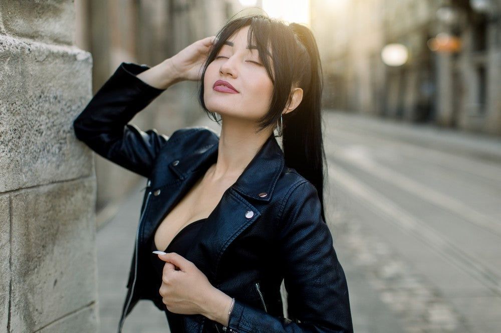 A Guide to Wearing a Vibrating Panties in Public